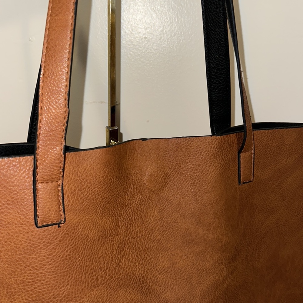 BEAUTIFUL BROWN LEATHER CARRY ALL! A MUST HAVE!! - Picture 3 of 14